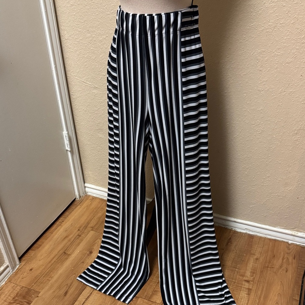 INC International Concepts Black and White Striped Wide Leg Pants (loose thread)